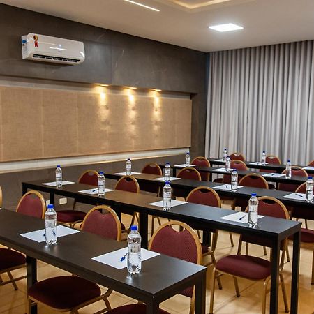London Hotel لوندرينا المظهر الخارجي الصورة