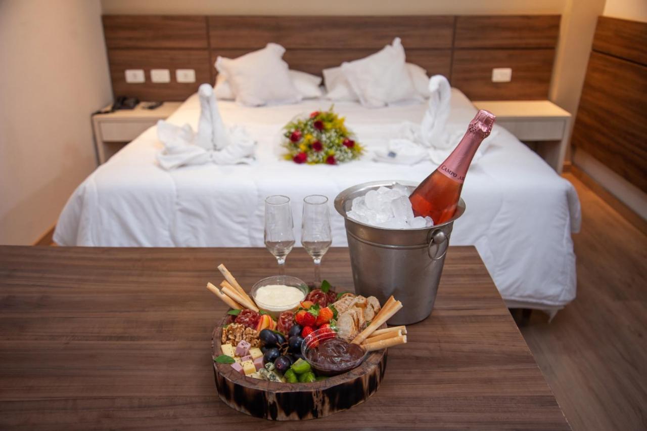 London Hotel لوندرينا المظهر الخارجي الصورة