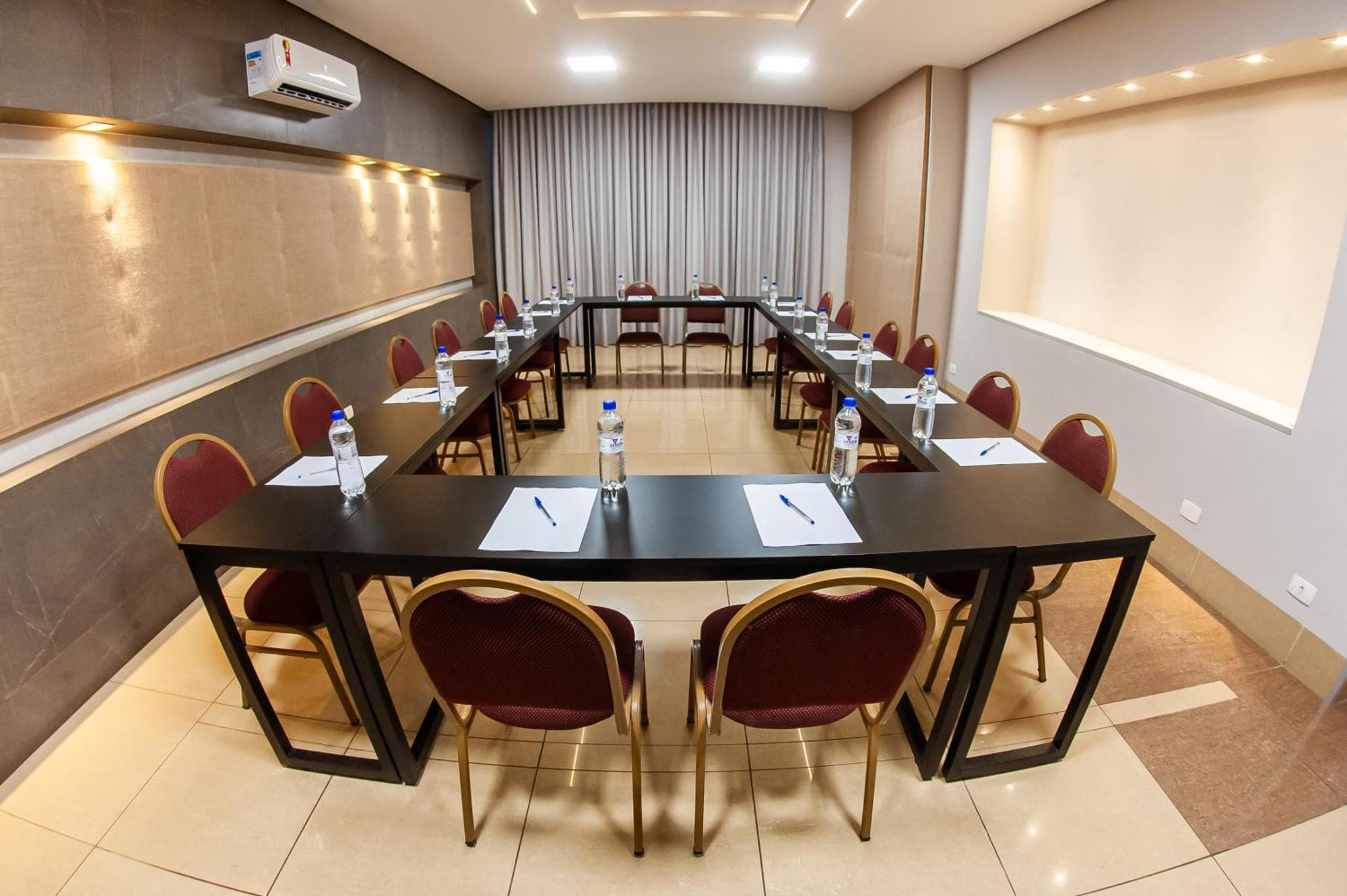 London Hotel لوندرينا المظهر الخارجي الصورة