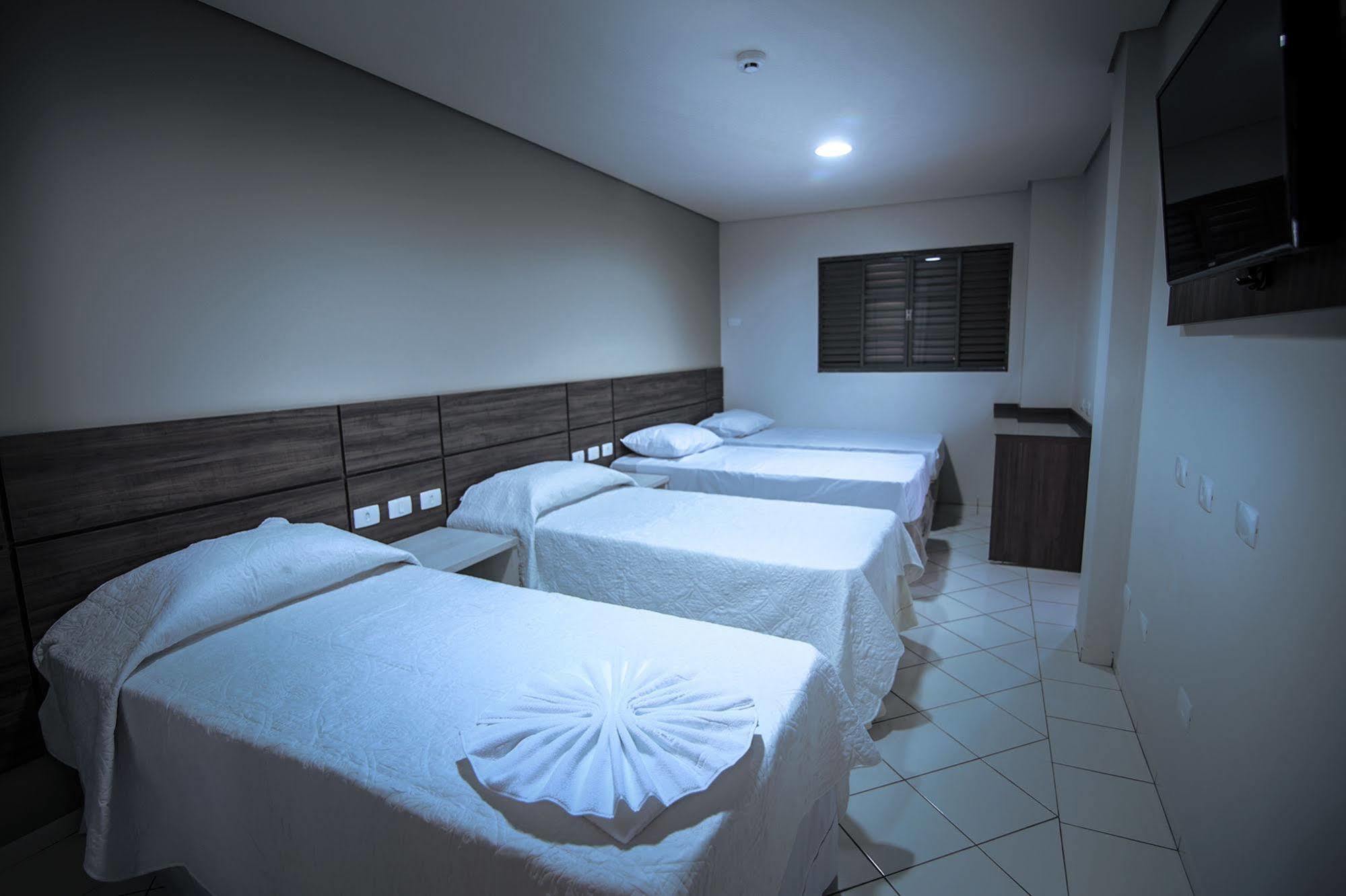London Hotel لوندرينا المظهر الخارجي الصورة