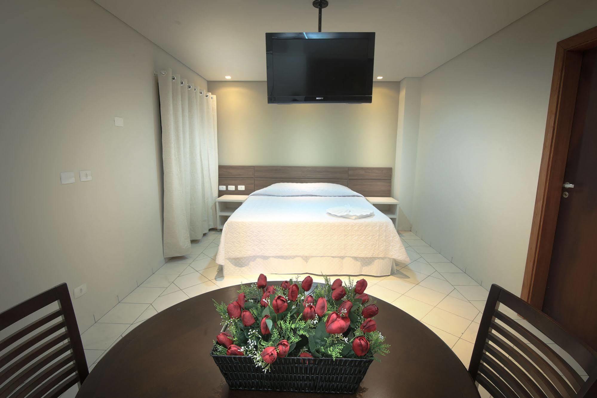 London Hotel لوندرينا المظهر الخارجي الصورة