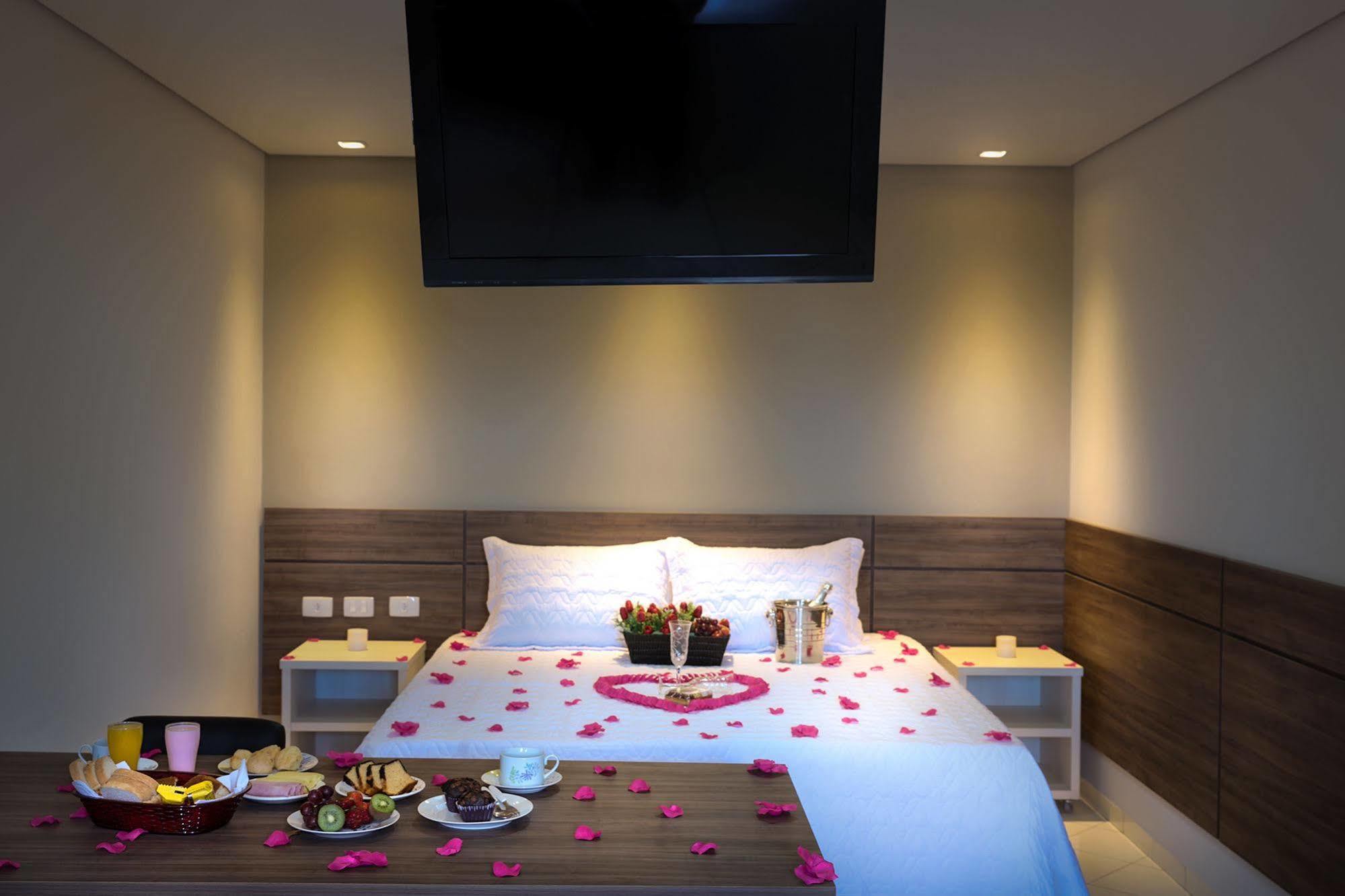 London Hotel لوندرينا المظهر الخارجي الصورة