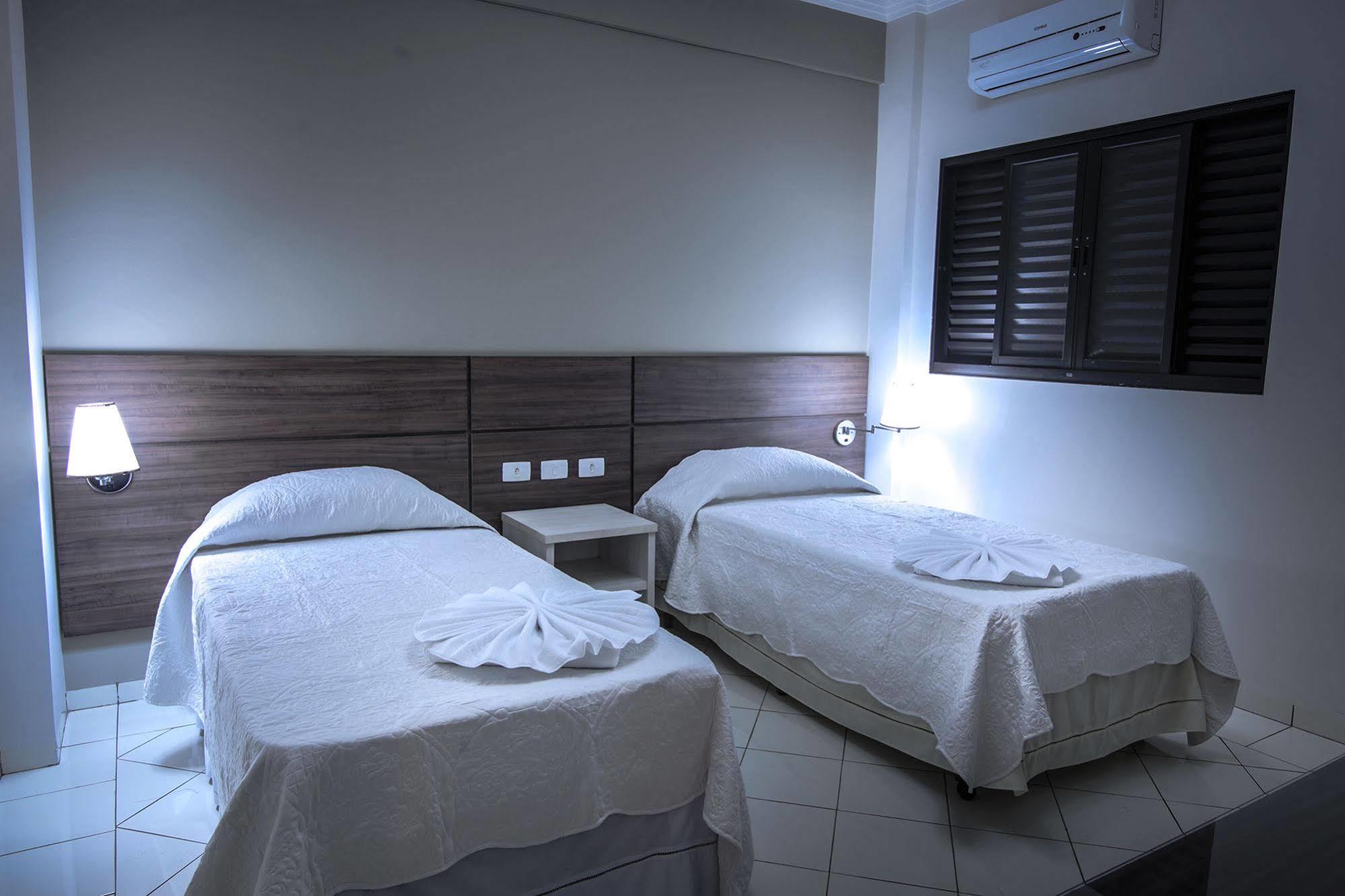 London Hotel لوندرينا المظهر الخارجي الصورة